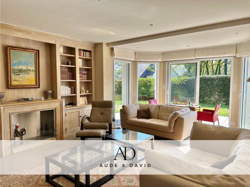 Maison - 220 m² - 8 pièces