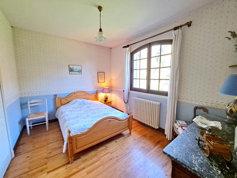 Maison - 224 m² - 9 pièces