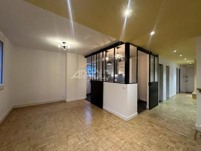 Appartement - 89 m² - 4 pièces