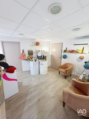 Local commercial - 104 m²