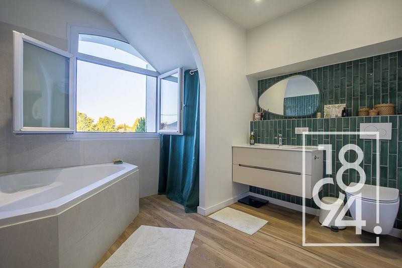 Appartement - 141 m² - 5 pièces