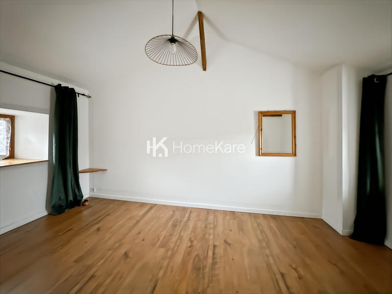 Maison - 180 m² - 6 pièces