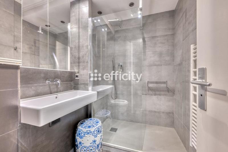 Appartement - 144 m² - 7 pièces