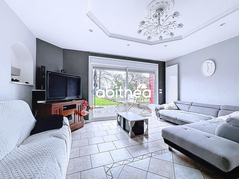 Maison - 198 m² - 8 pièces