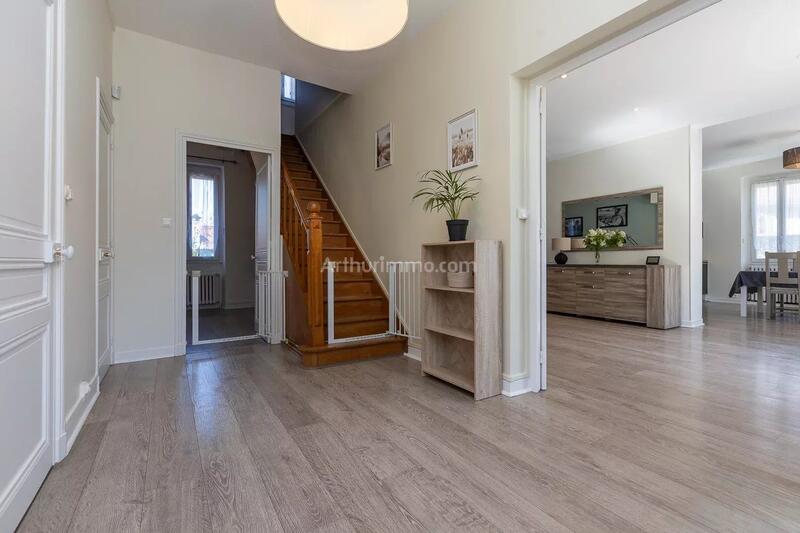 Maison - 180 m² - 7 pièces