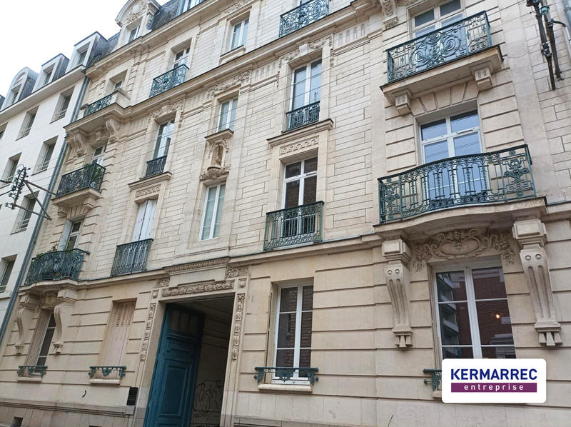 Bureau - 80 m² - 4 pièces