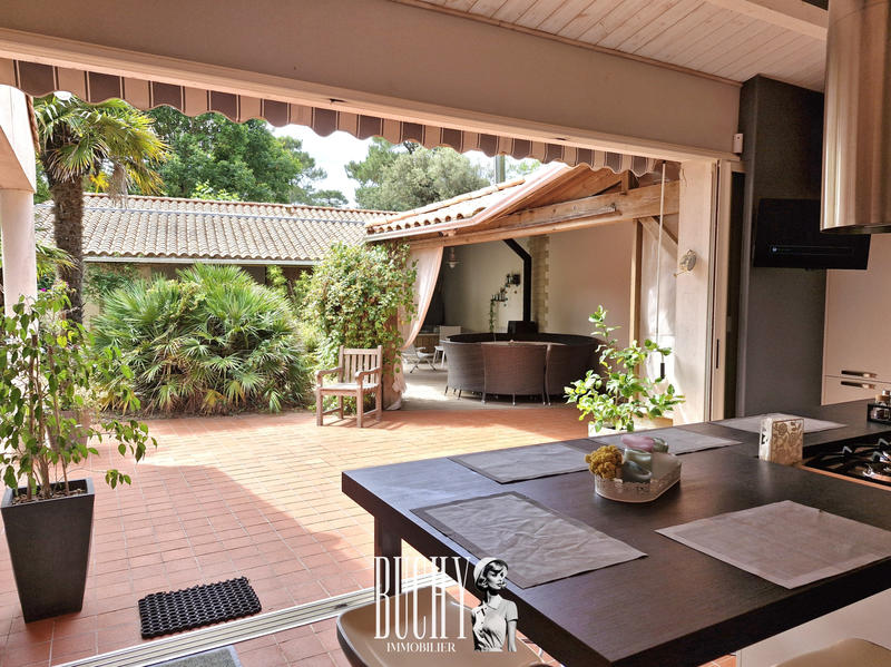 Maison - 194 m² - 10 pièces