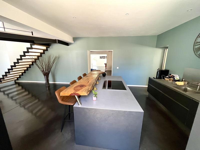 Maison - 650 m² - 20 pièces