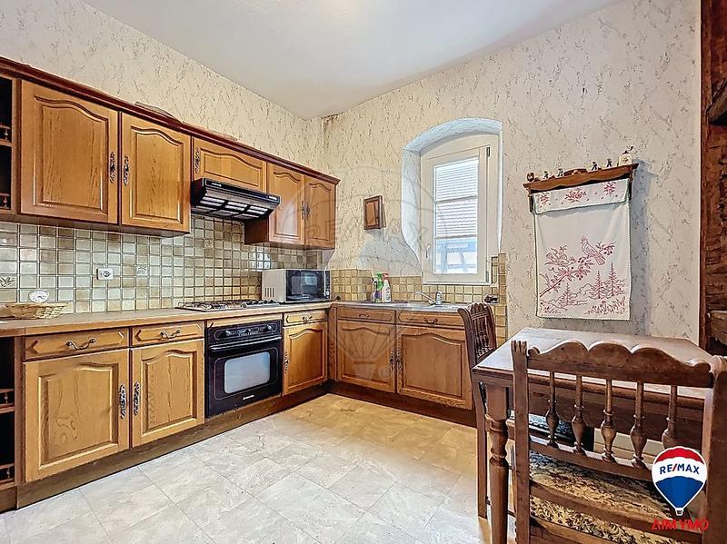 Maison - 250 m² - 8 pièces