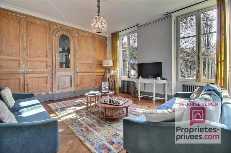 Propriété - 278 m² - 8 pièces