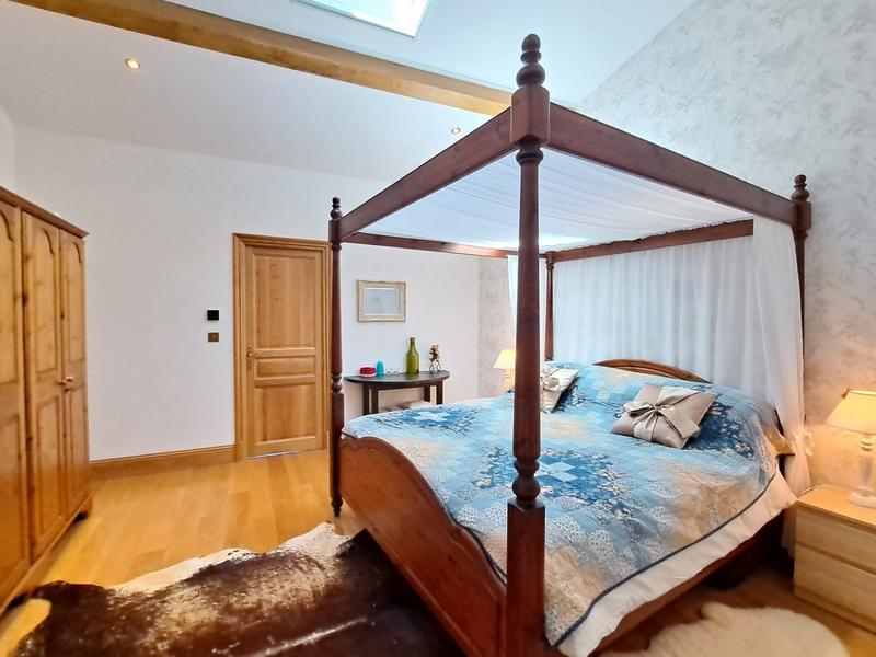 Maison - 432 m² - 10 pièces