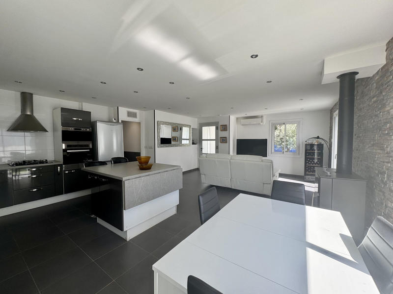 Villa - 101 m² - 4 pièces