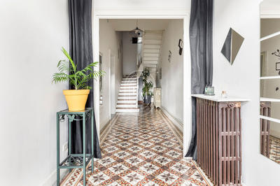 Maison - 297 m² - 12 pièces