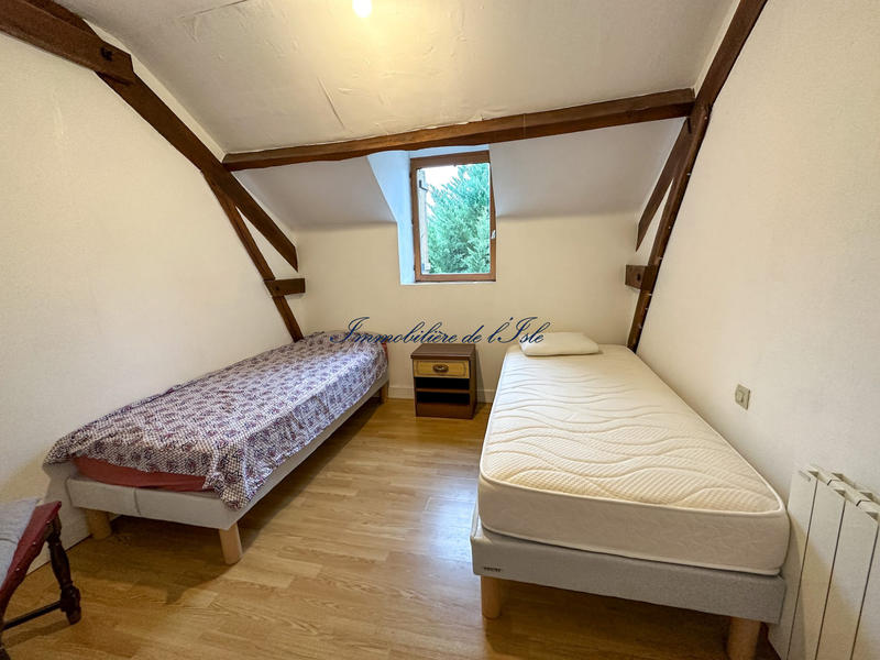 Maison - 180 m² - 8 pièces