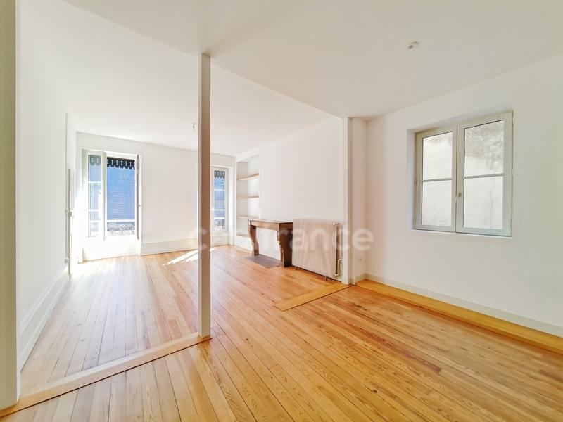 Appartement - 90 m² - 4 pièces