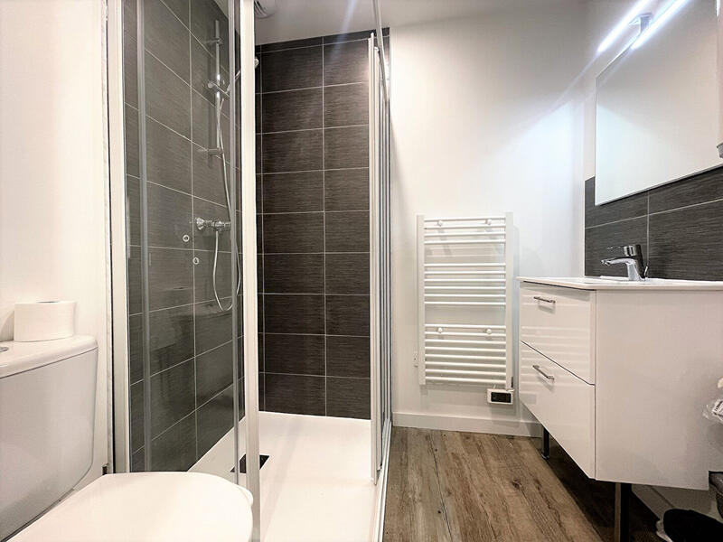 Immeuble - 9 pièces