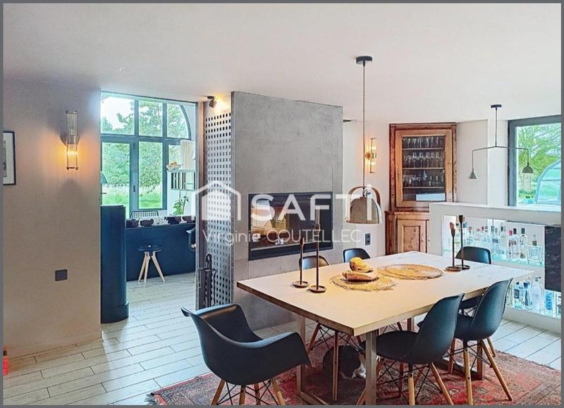 Maison - 337 m² - 15 pièces