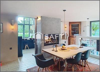 Maison - 337 m² - 15 pièces