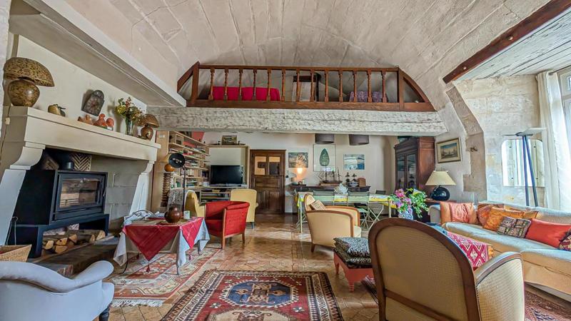 Demeure - 303 m² - 10 pièces