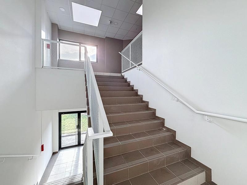 Bureau - 150 m² - 1 pièce