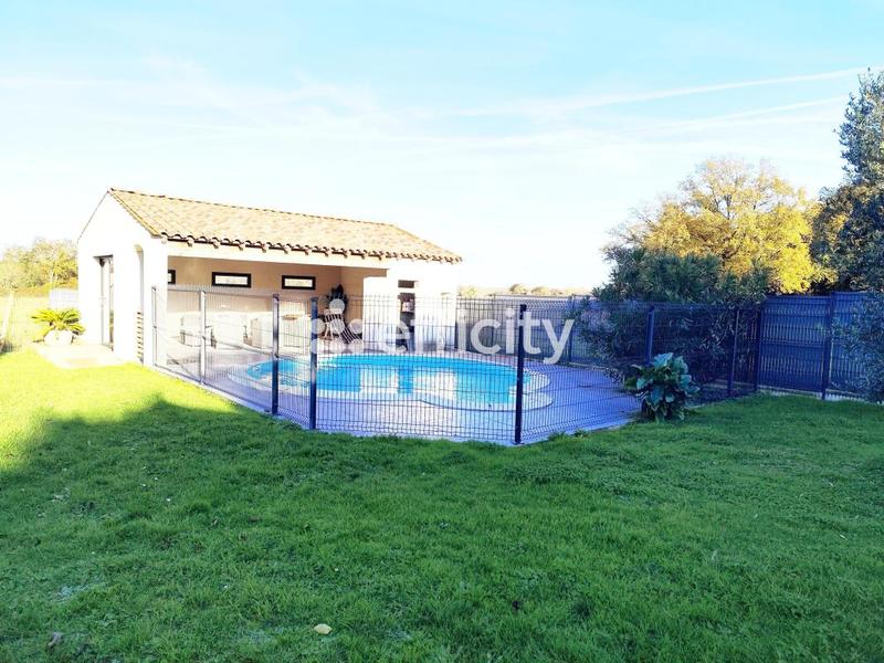 Maison - 187 m² - 8 pièces