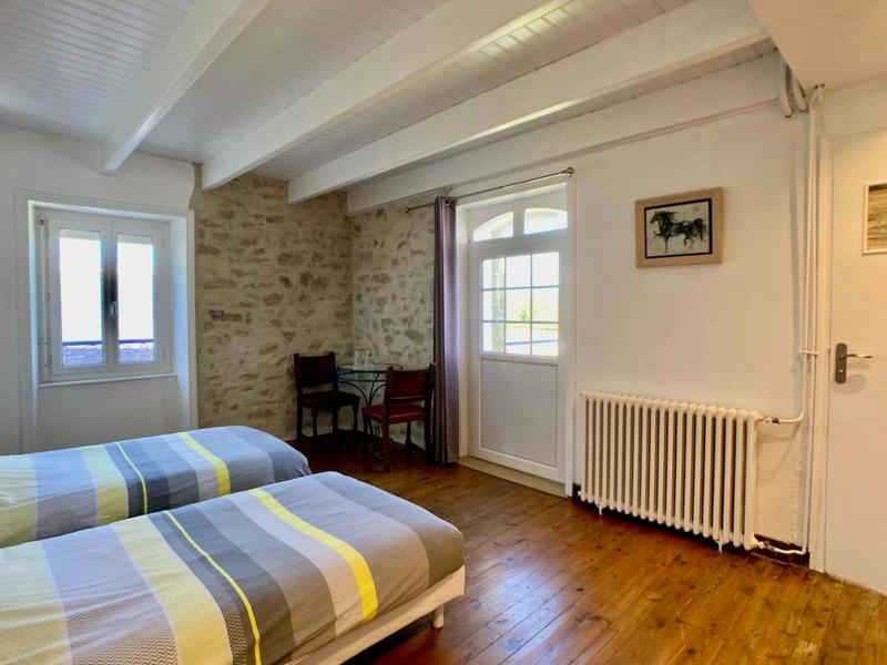 Maison - 272 m² - 9 pièces