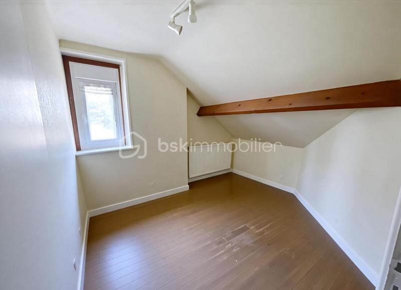 Pavillon - 210 m² - 8 pièces