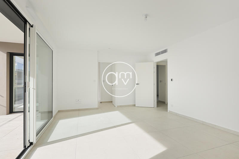 Appartement - 80 m² - 4 pièces