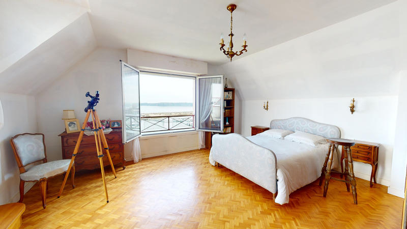 Maison - 142 m² - 6 pièces