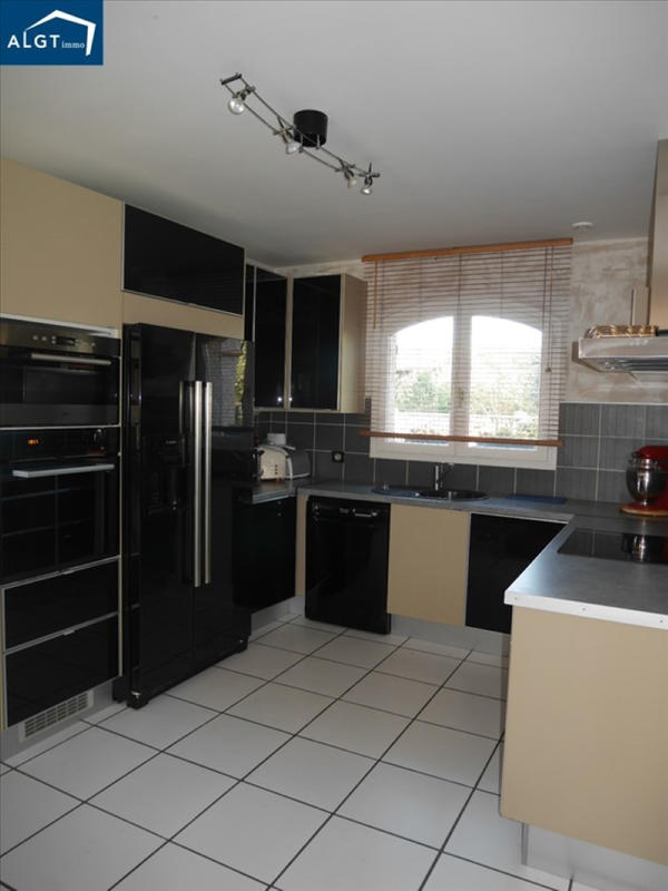 Villa - 180 m² - 6 pièces