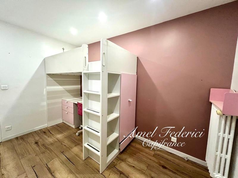 Appartement - 92 m² - 5 pièces