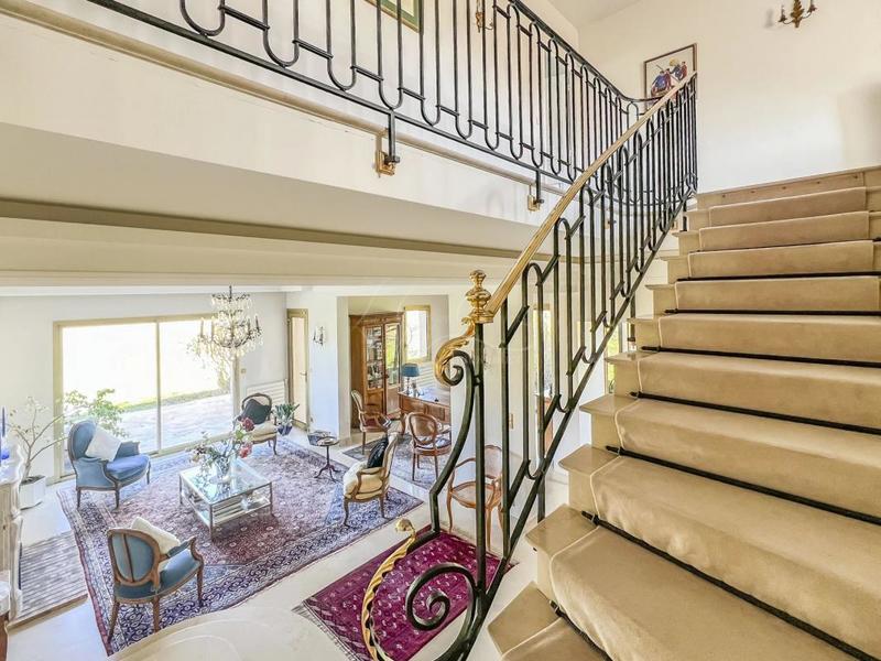 Demeure - 254 m² - 10 pièces