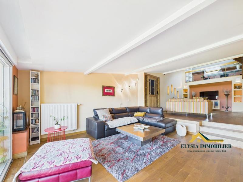 Maison - 229 m² - 8 pièces