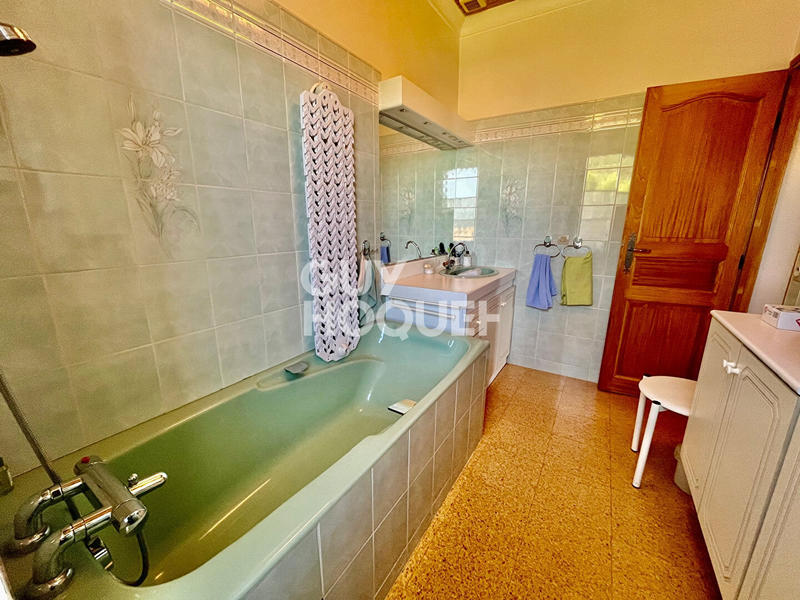 Maison - 214 m² - 5 pièces