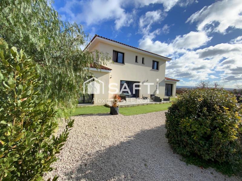 Maison - 223 m² - 9 pièces