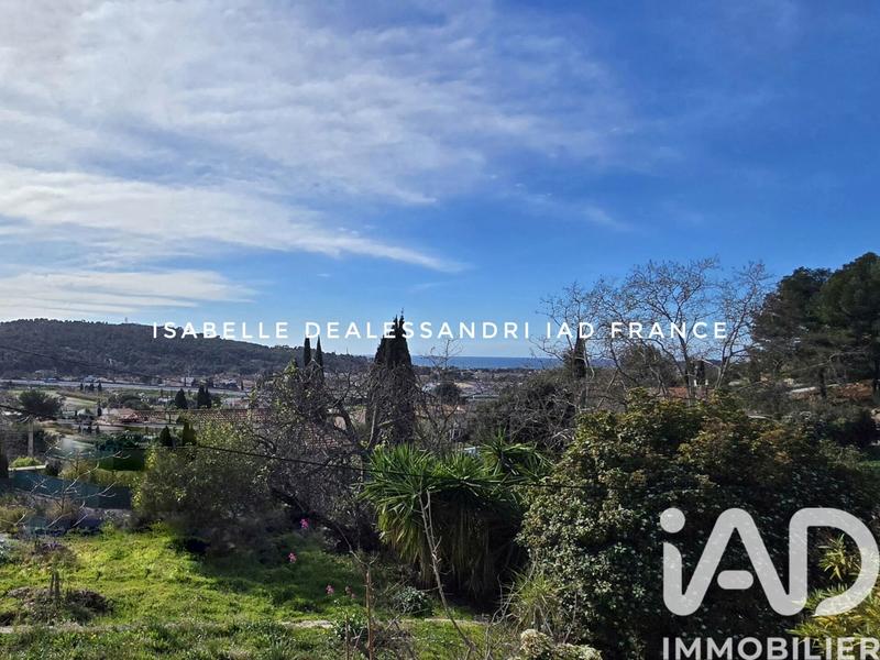 Maison - 230 m² - 12 pièces