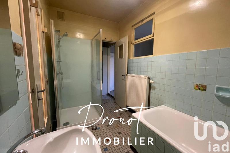 Maison - 238 m² - 9 pièces