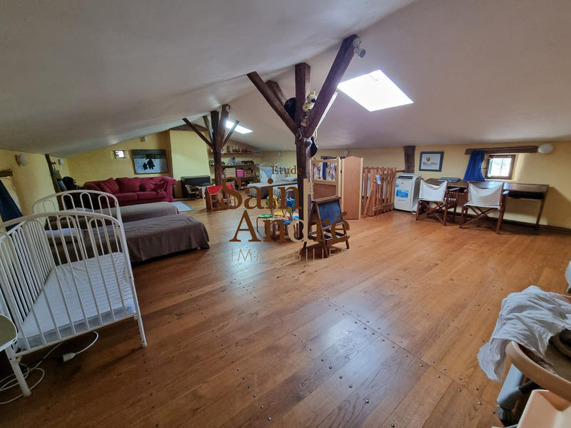 Maison - 365 m² - 7 pièces