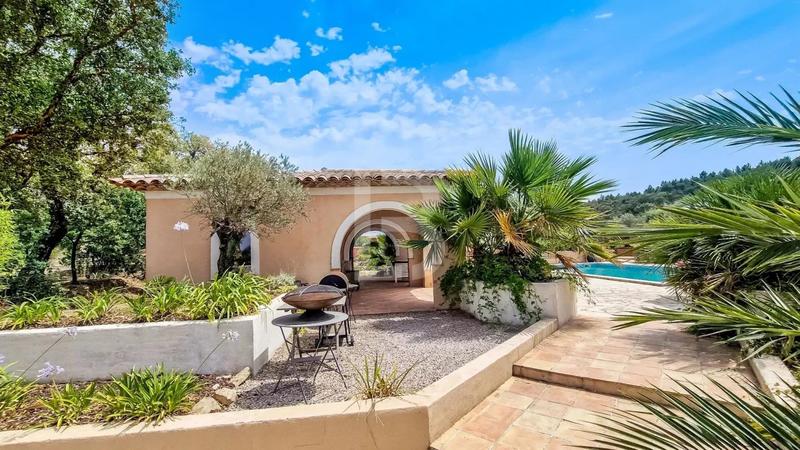 Villa - 290 m² - 8 pièces