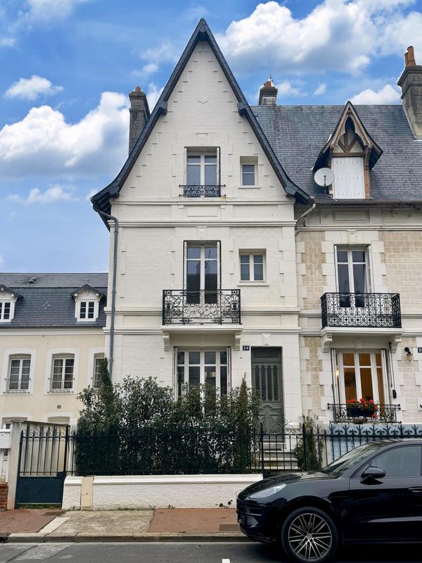 Maison - 141 m² - 7 pièces