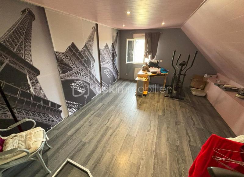 Maison traditionnelle - 168 m² - 6 pièces