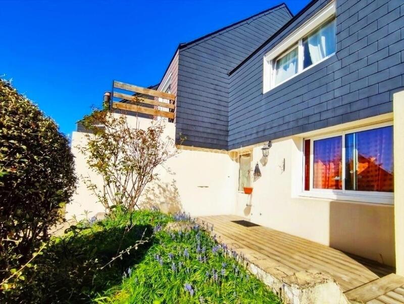 Maison - 98 m² - 6 pièces