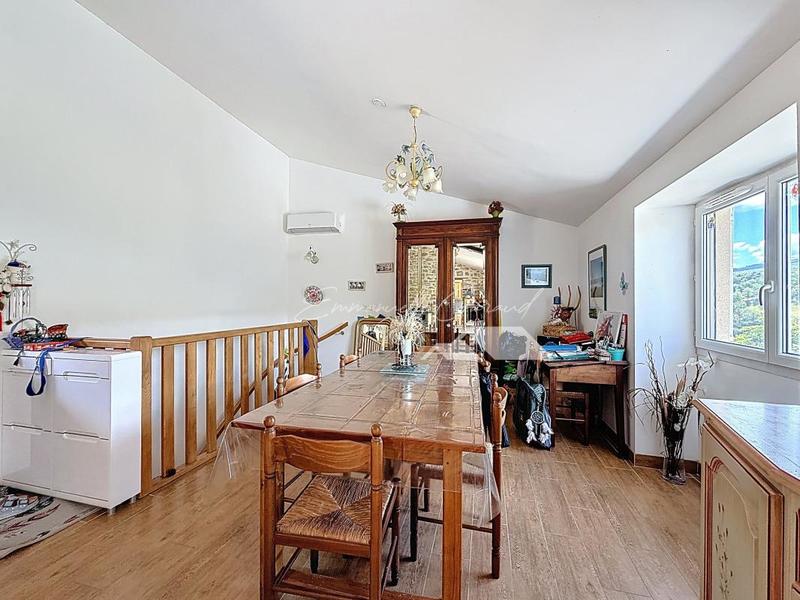 Maison - 85 m² - 5 pièces