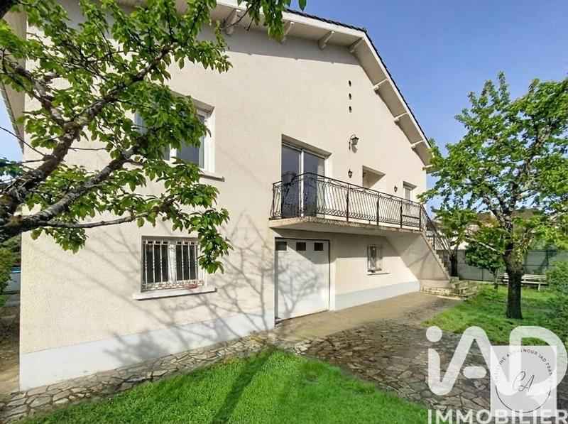 Maison - 260 m² - 8 pièces