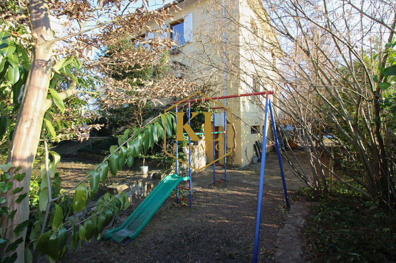 Maison - 171 m² - 7 pièces