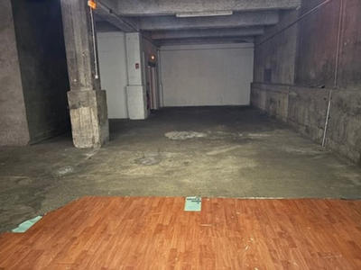 Local commercial - 1 203 m²