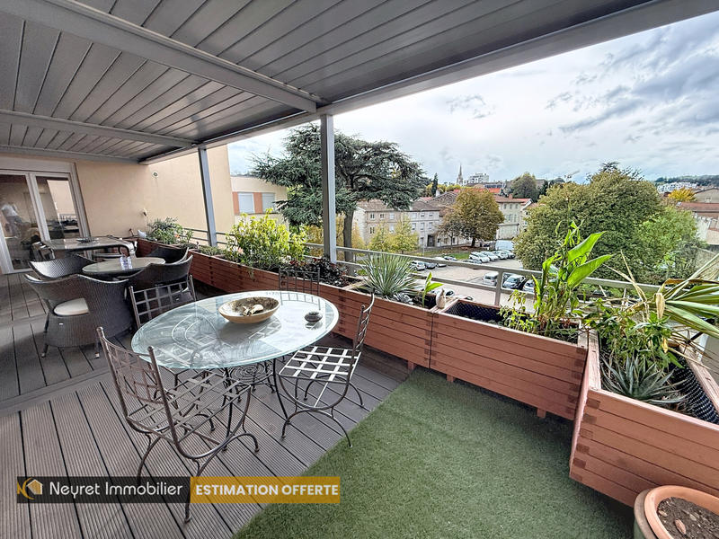 Appartement - 135 m² - 6 pièces