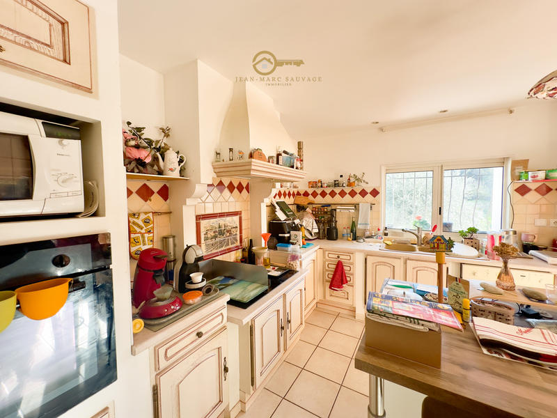 Propriété - 231 m² - 14 pièces