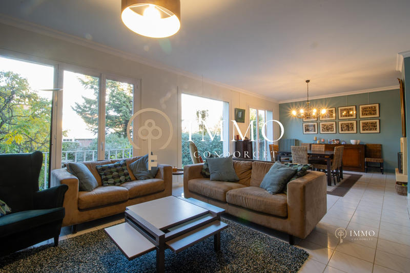 Maison - 196 m² - 8 pièces