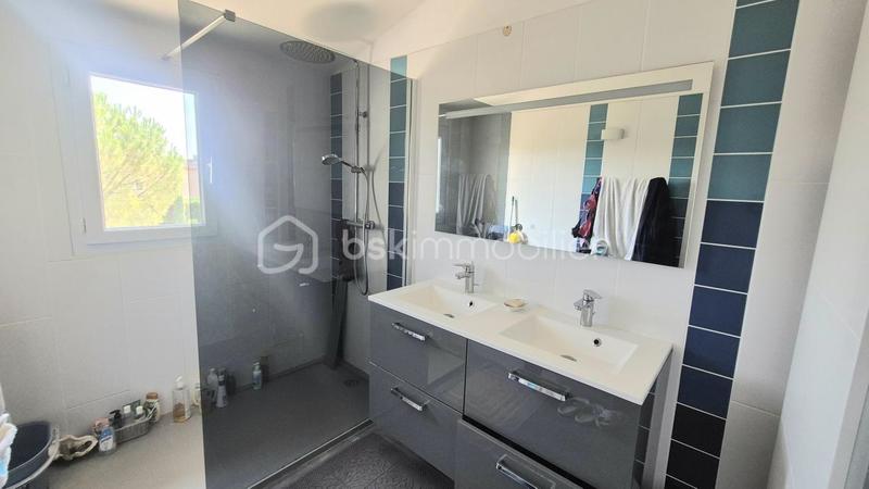 Villa - 252 m² - 9 pièces